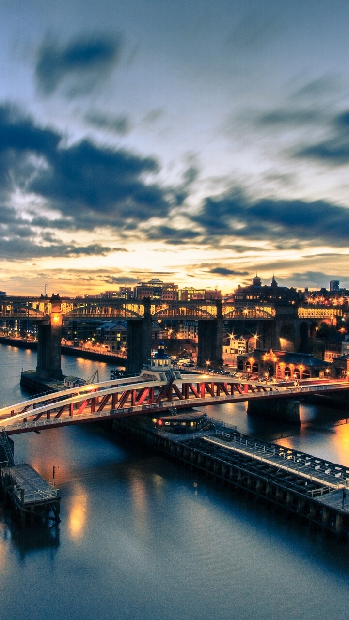 Обои Мост Тысячелетия В Гейтсхеде, водный путь, отражение, реки, городской пейзаж в разрешении 720x1280