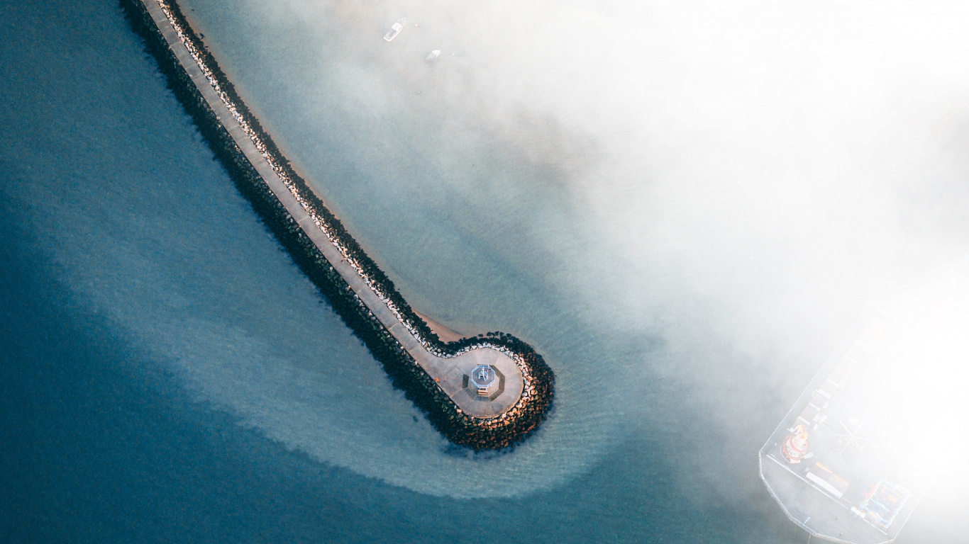 Обои вода, крупный план, microsoft azure в разрешении 1366x768