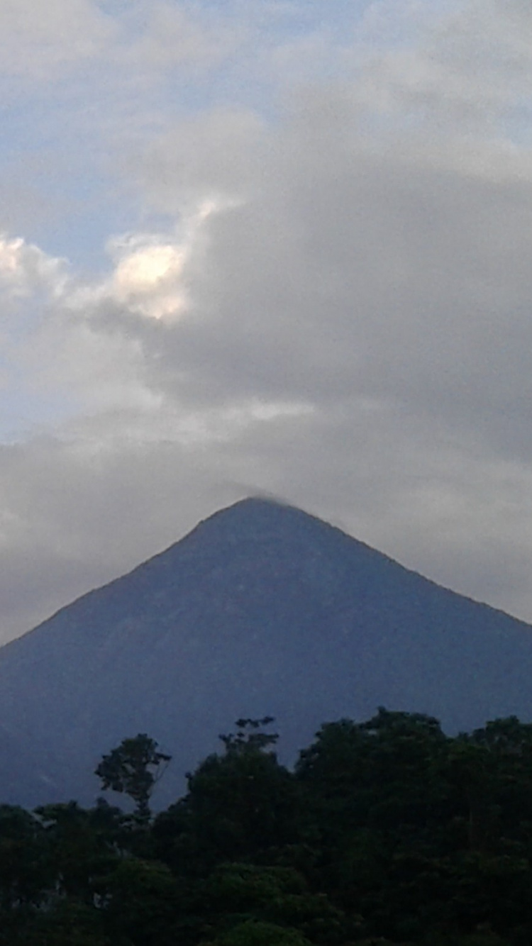 Обои стратовулкан, пейзажи гор, вулкан, нагорье, гора в разрешении 750x1334