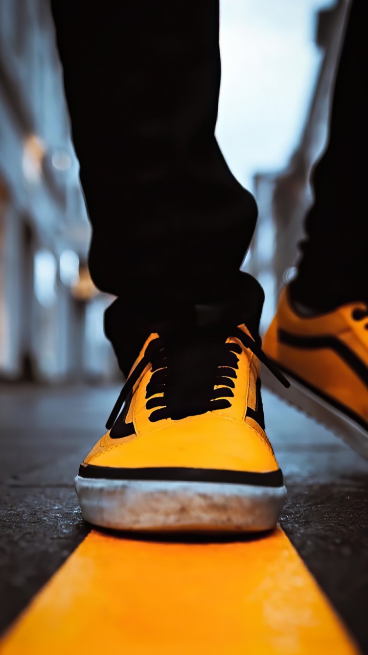 Обои открытый обуви, уличная мода, кеды, пол, Спортивная одежда в разрешении 720x1280