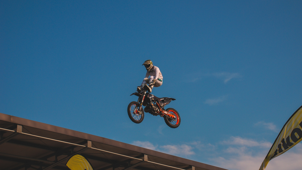 Обои мотоцикл, мотоцикл стантрайдинга, мотокросс, КТМ, спортивный мотоцикл в разрешении 1280x720