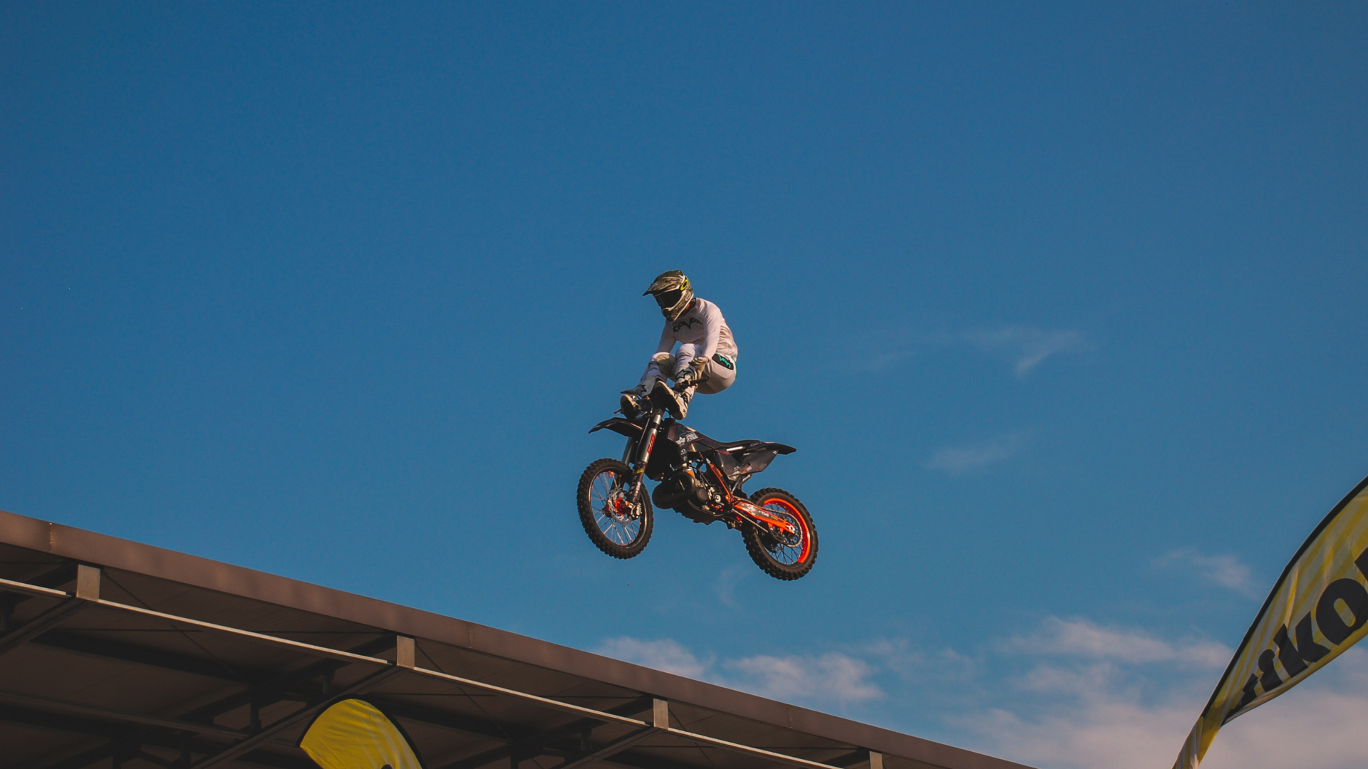 Обои мотоцикл, мотоцикл стантрайдинга, мотокросс, КТМ, спортивный мотоцикл в разрешении 1920x1080