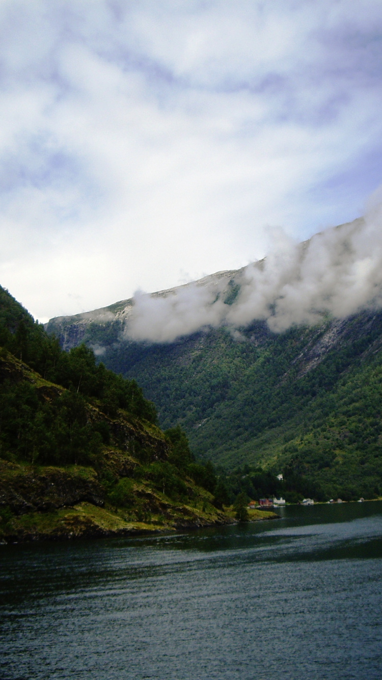 Обои нагорье, горный рельеф, гора, фьорд, природа в разрешении 750x1334