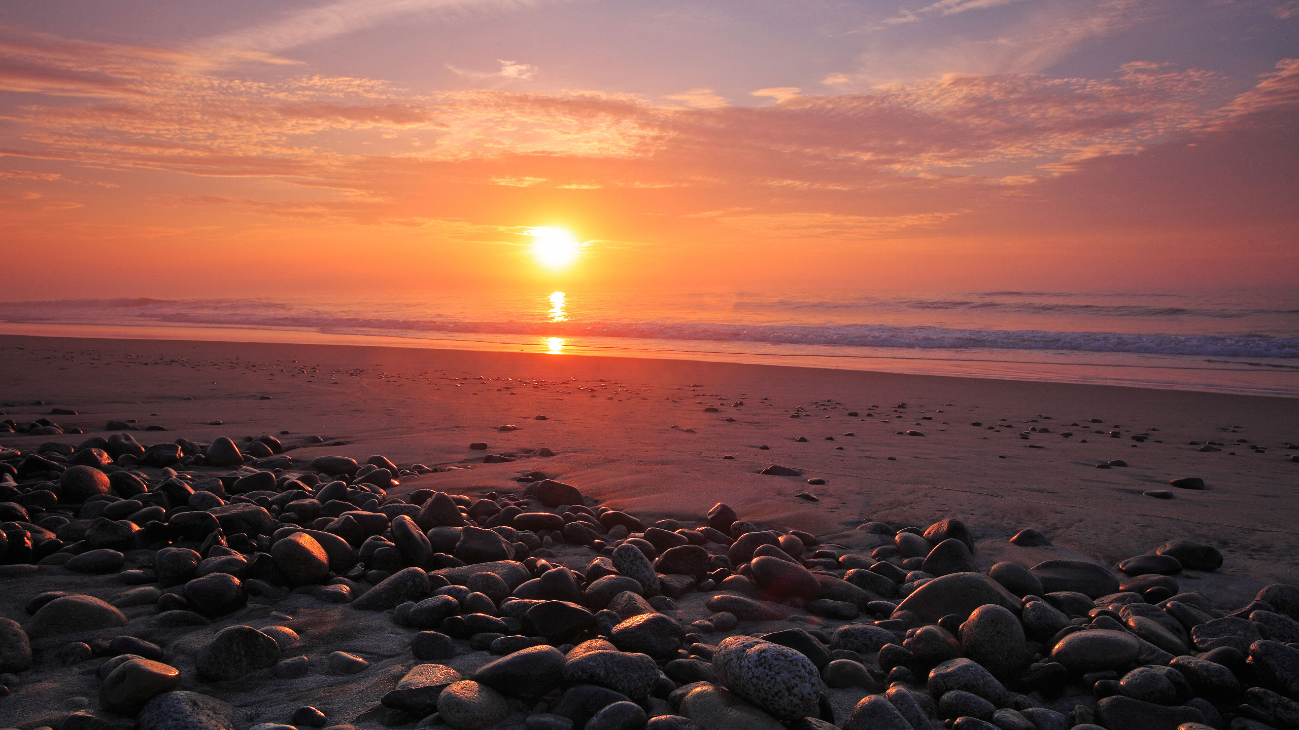 Обои пляж, закат, горизонт, море, берег в разрешении 2560x1440