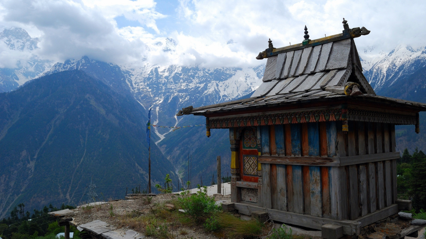 Обои тибетский монастырь, храм, гора, горный рельеф, горный хребет в разрешении 1366x768