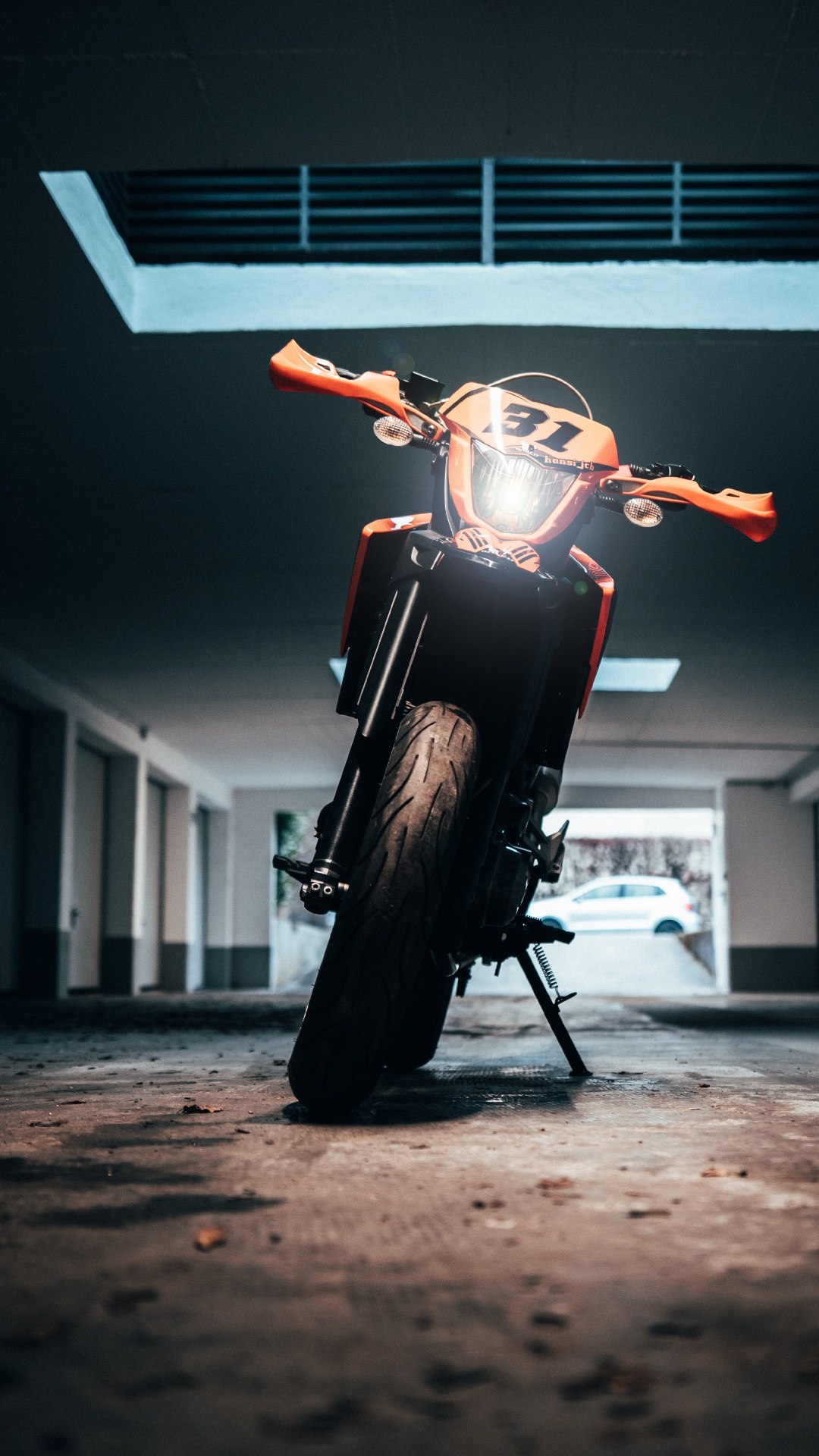 Обои мотоцикл, темнота, КТМ, Скутер, мопед в разрешении 1080x1920