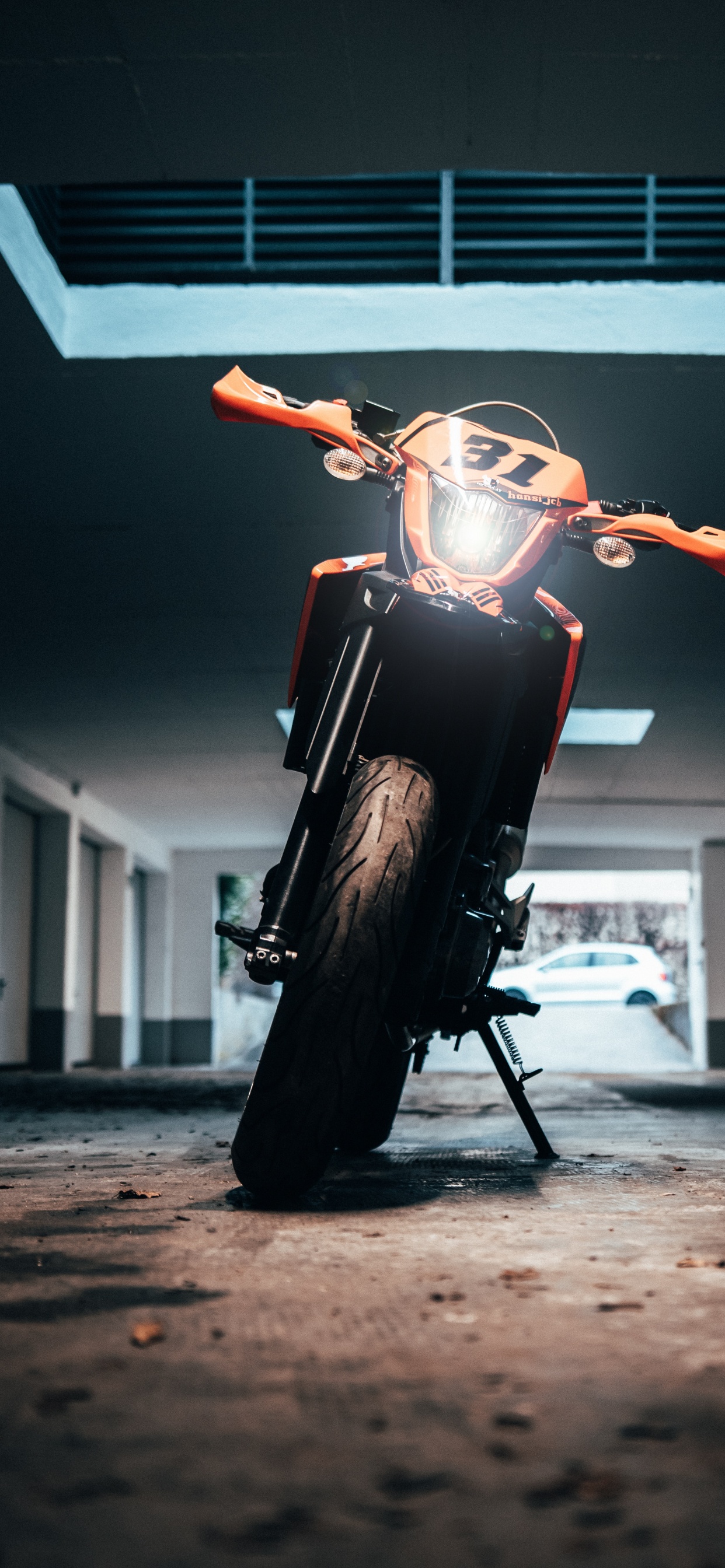 Обои мотоцикл, темнота, КТМ, Скутер, мопед в разрешении 1242x2688