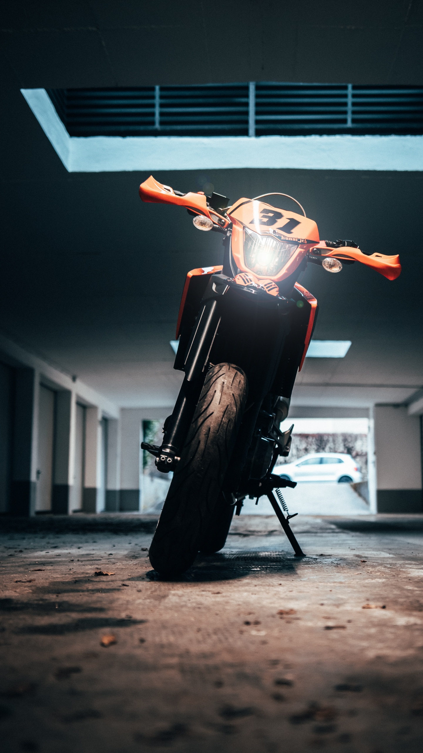 Обои мотоцикл, темнота, КТМ, Скутер, мопед в разрешении 1440x2560