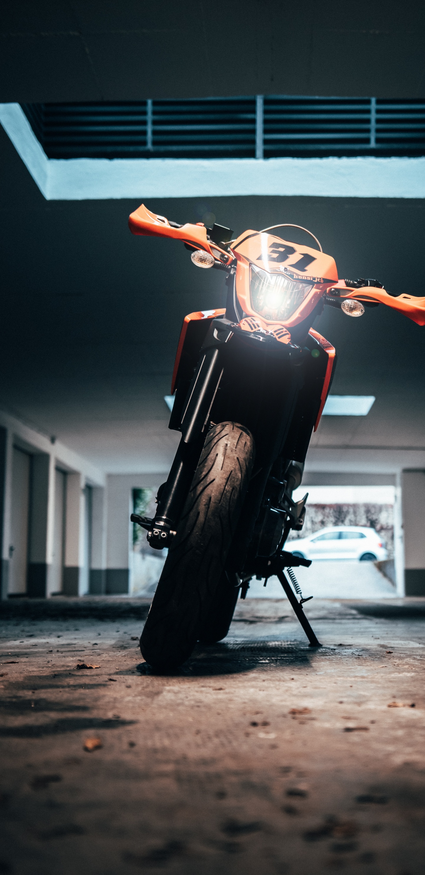 Обои мотоцикл, темнота, КТМ, Скутер, мопед в разрешении 1440x2960