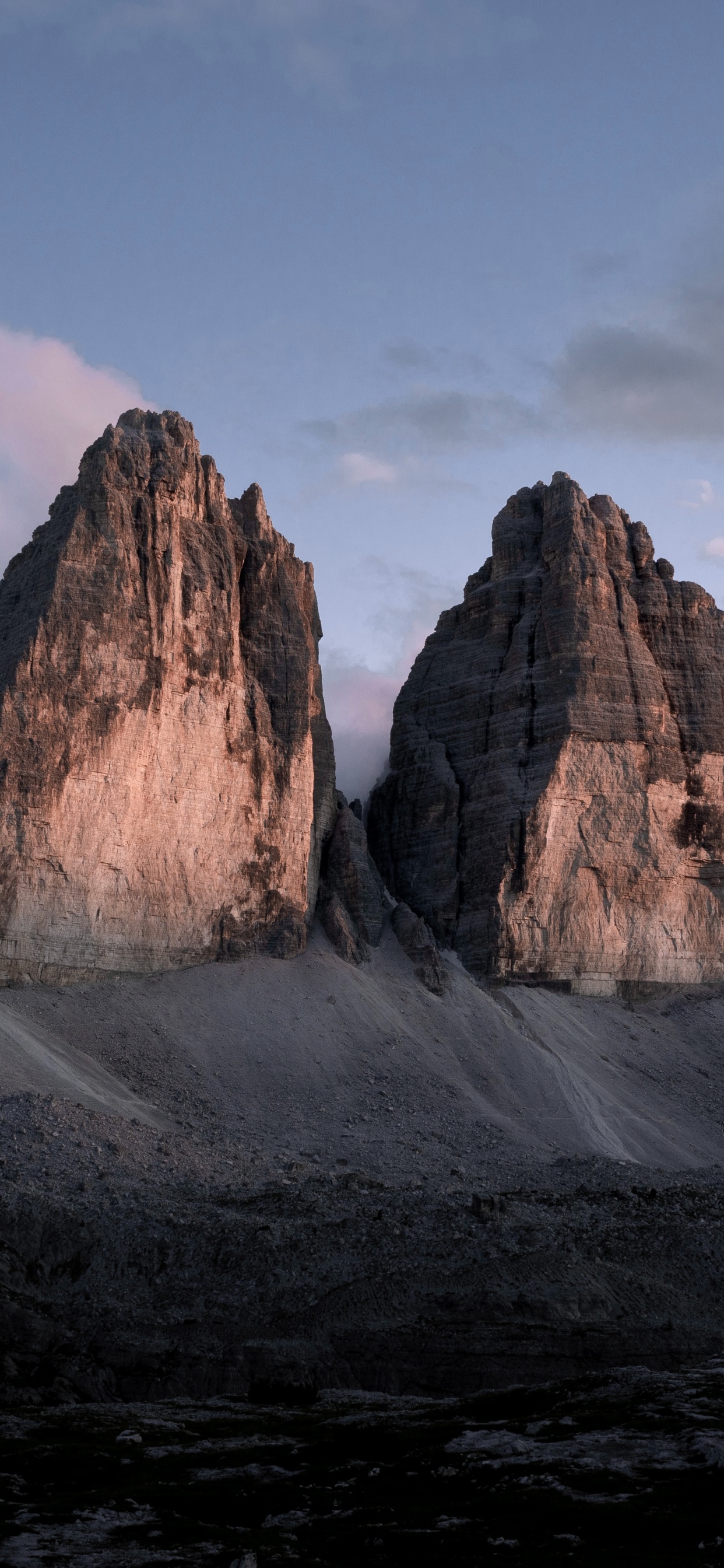 Обои природный парк Тре Симе, гора, облако, природный ландшафт, нагорье в разрешении 1242x2688