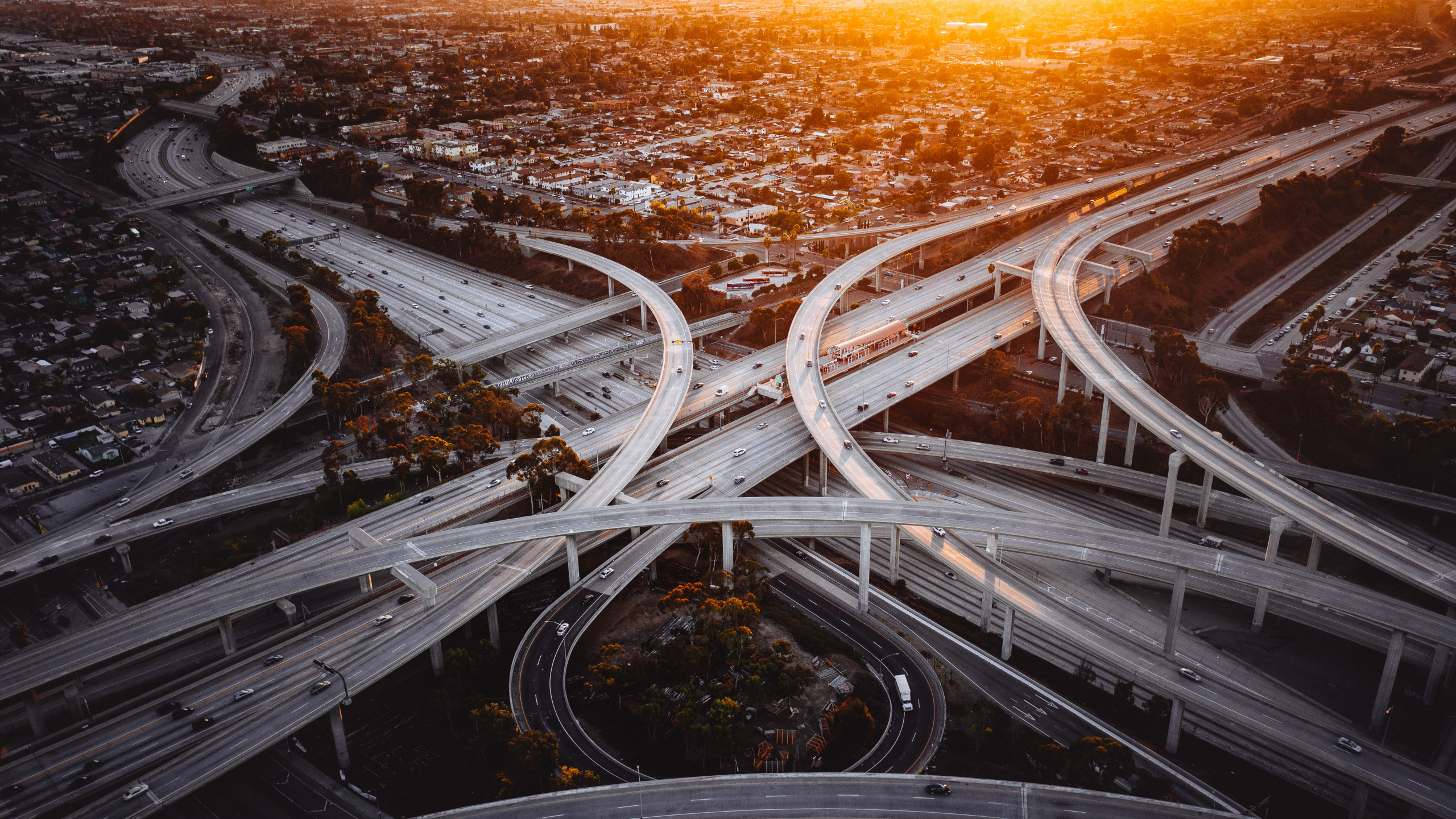 Обои Развязка Судьи Гарри Pregerson, дорога, инфраструктура, магистраль, автострада в разрешении 2560x1440