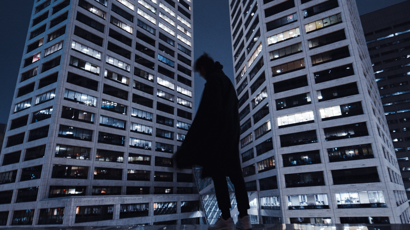 Обои черный, архитектура, башня, городской район, ночь в разрешении 1366x768