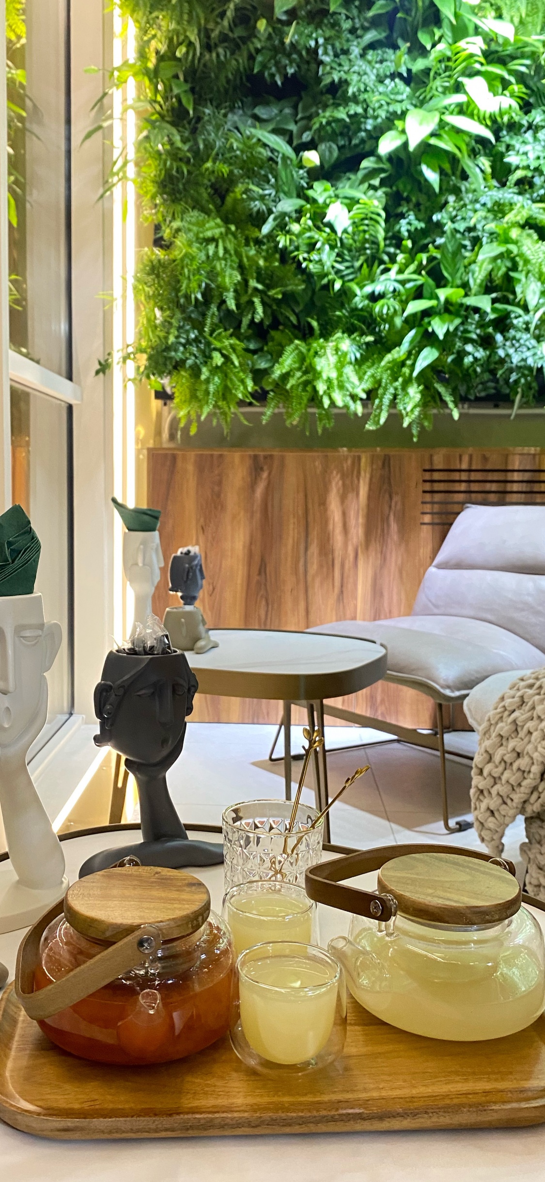 Обои таблица, биология, serveware, кофейный столик, твердая древесина в разрешении 1125x2436