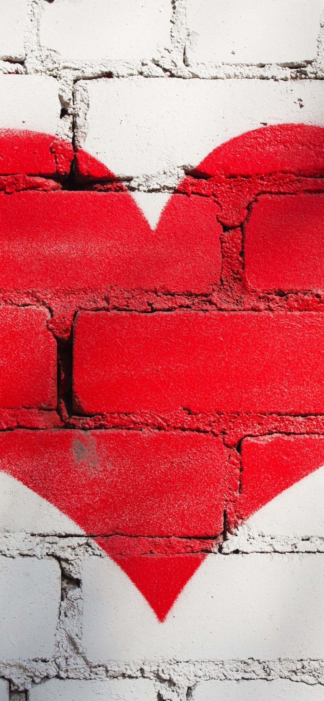 Обои сердце, роман, красный цвет, любовь, орган в разрешении 1125x2436