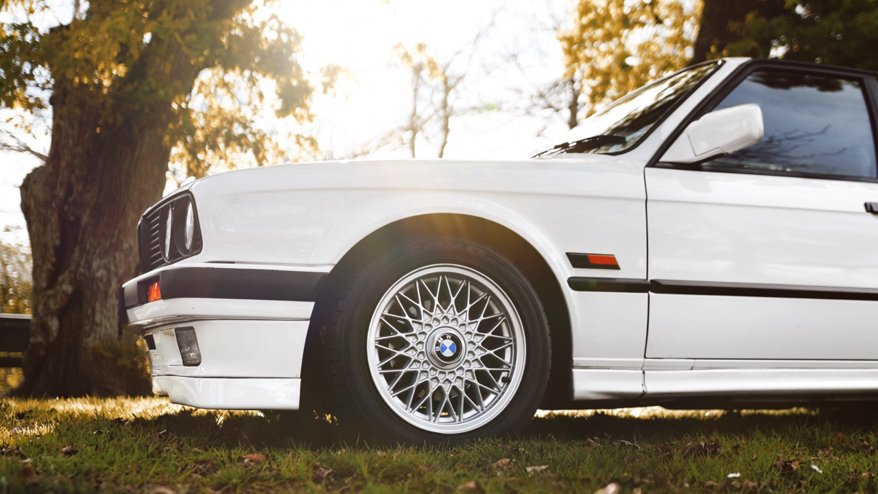 Обои колесо, дерево, обод, Литые диски, спица в разрешении 1280x720