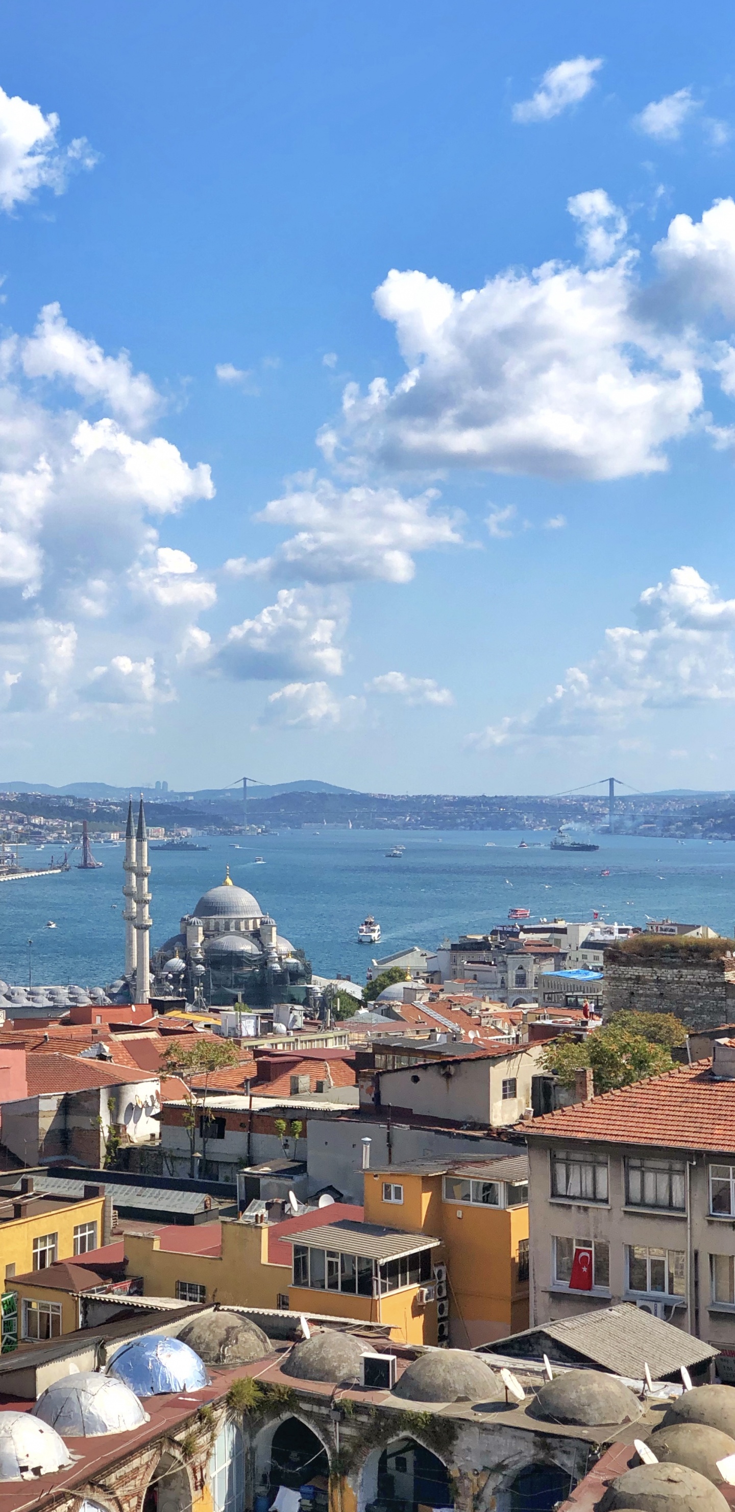 Обои крыша, Хаус, кучевое облако, море, побережье в разрешении 1440x2960