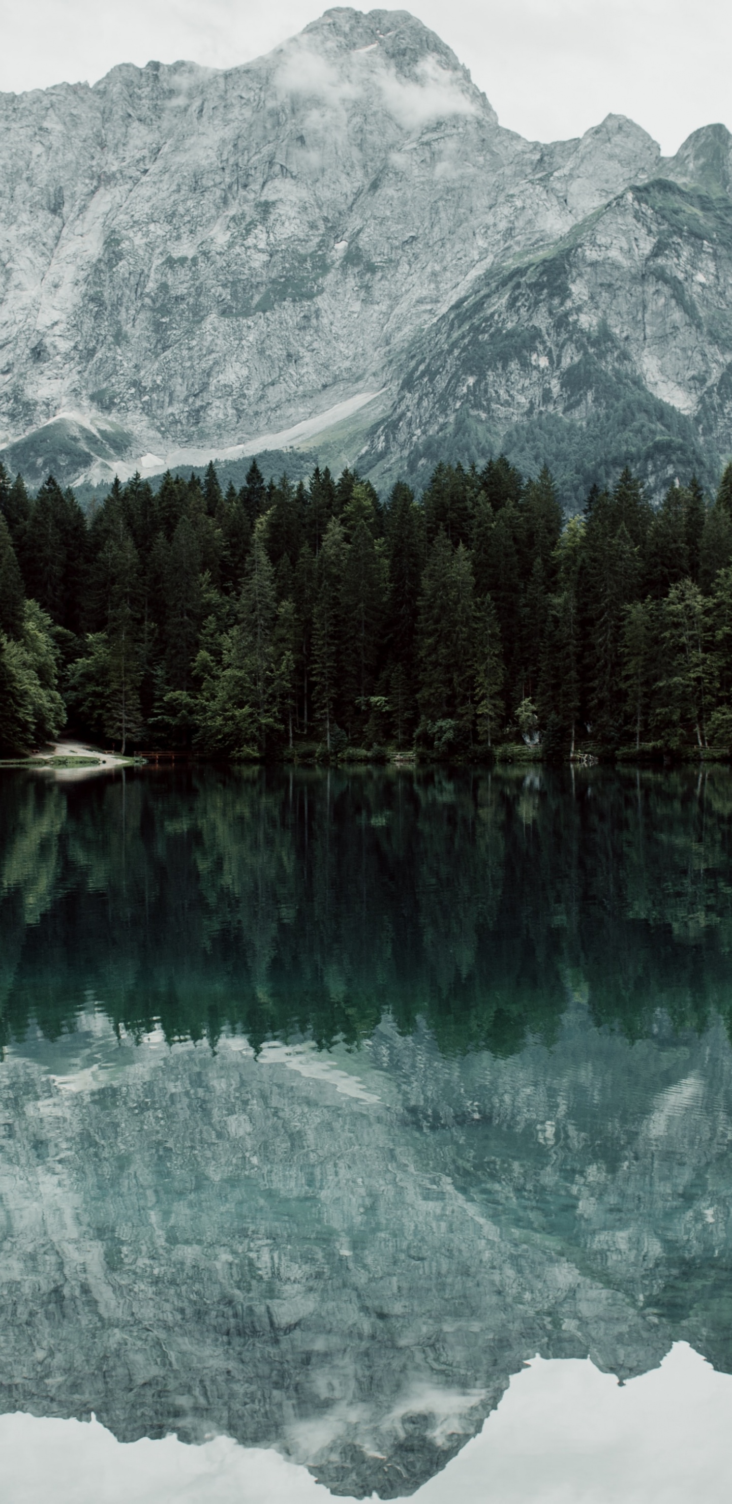 Обои гора, горный рельеф, природа, отражение, природный ландшафт в разрешении 1440x2960