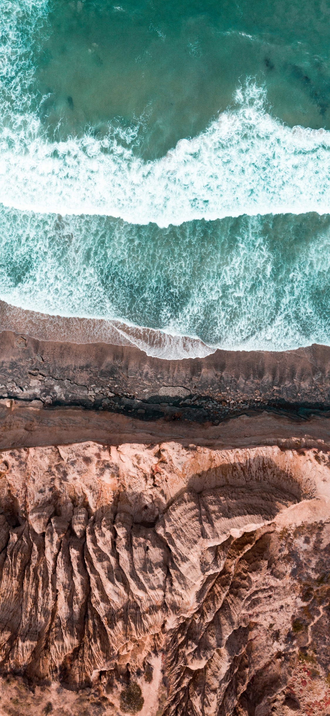 Обои море, бирюза, рок, волна, геология в разрешении 1125x2436
