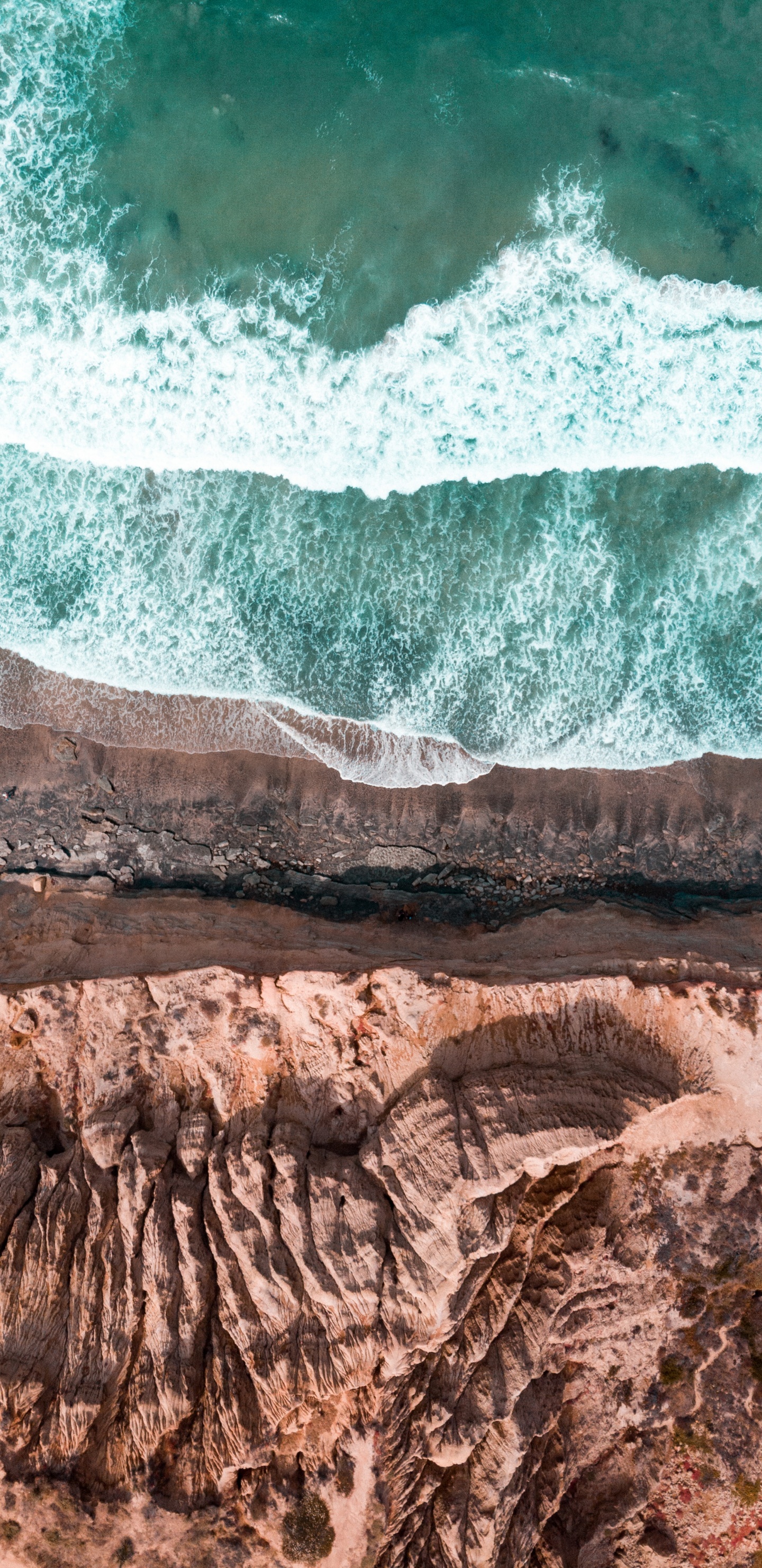 Обои море, бирюза, рок, волна, геология в разрешении 1440x2960