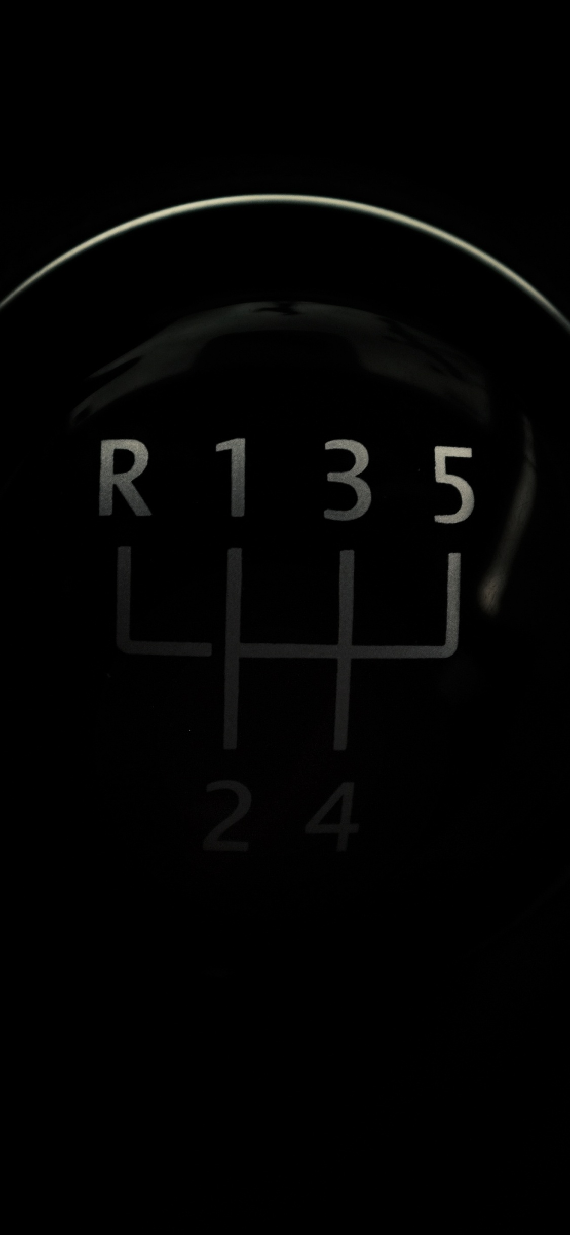 Обои черный, белые, темнота, текст, лого в разрешении 1125x2436