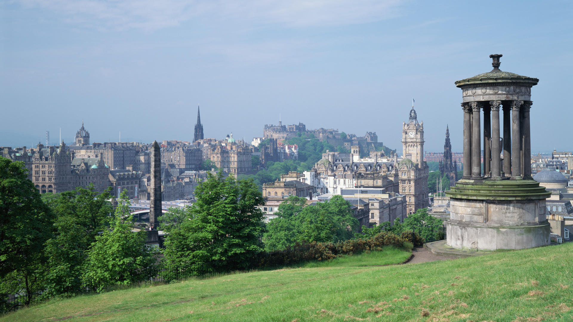 Обои памятник дугалду стюарту, ориентир, город, линия горизонта, дневное время в разрешении 1920x1080