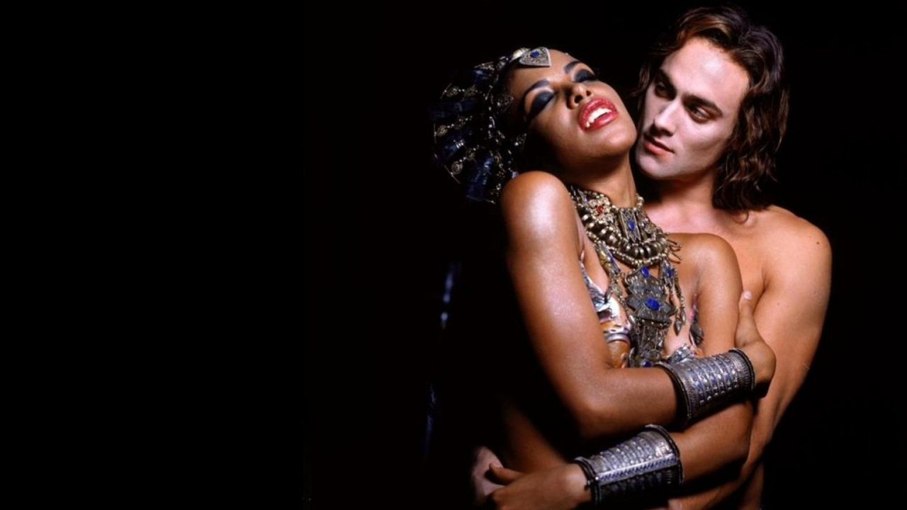 Обои вампир, рука, модель, Деревня Roadshow Фотографии, девушка в разрешении 1280x720