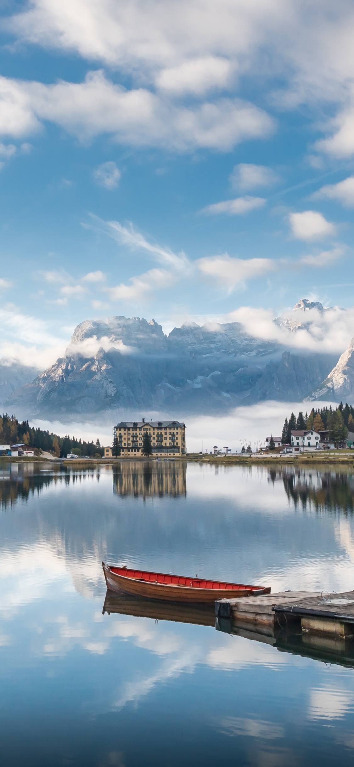 Обои водоем, озерный край, отражение, облако, закат в разрешении 1125x2436