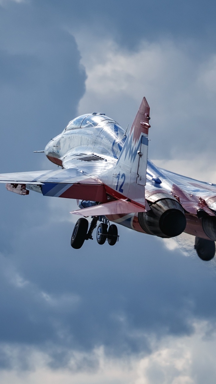 Обои военный самолет, самолеты, самолет, реактивный самолет, авиация в разрешении 720x1280