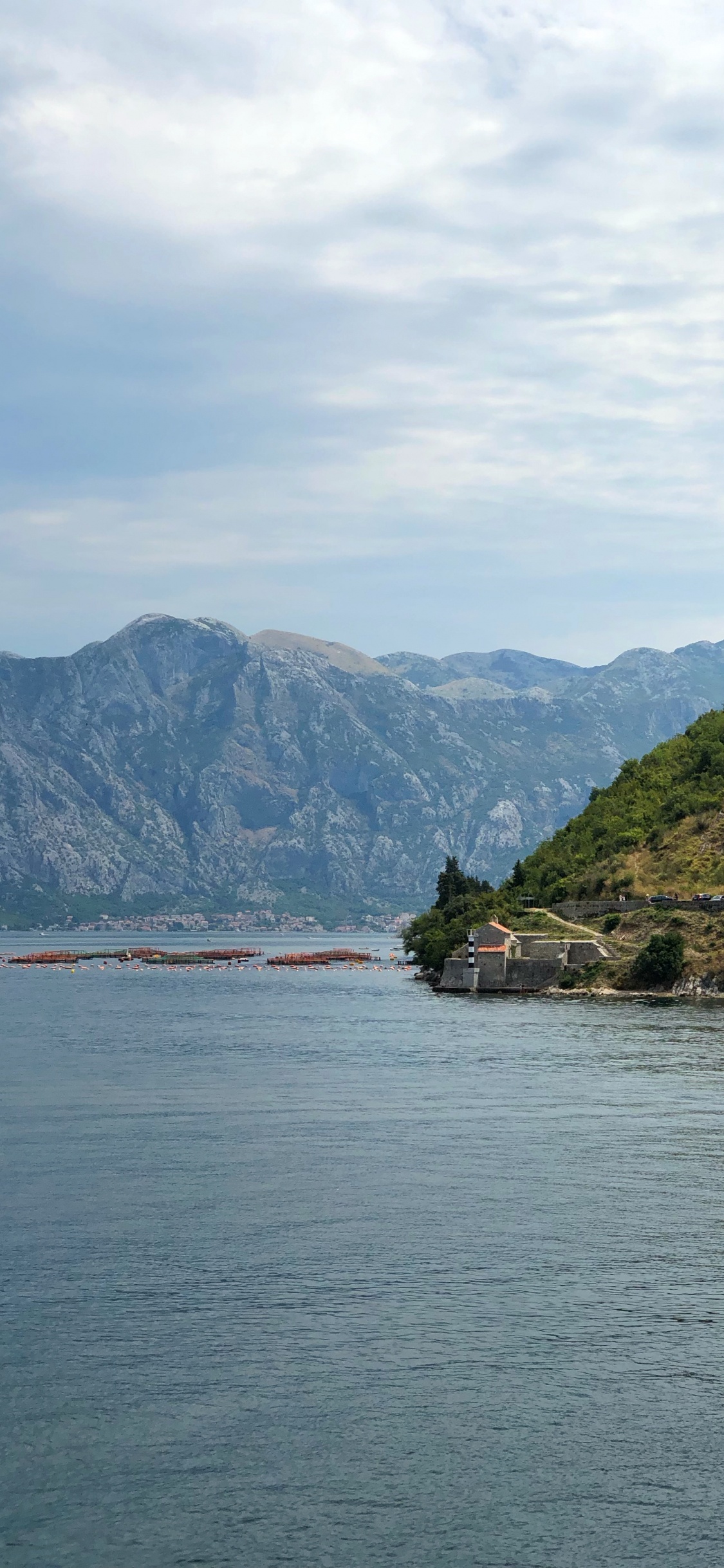 Обои побережье, общественное достояние, лицензия, водоем, горный рельеф в разрешении 1125x2436