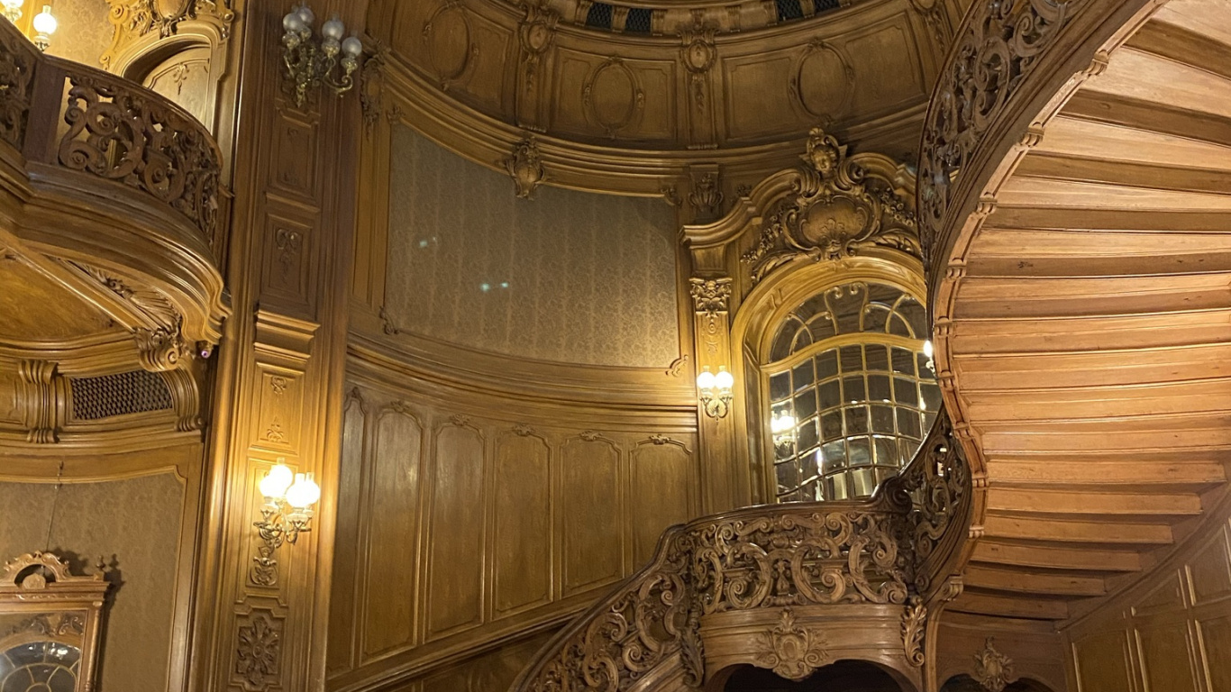 Обои ориентир, дизайн интерьера, потолок, стекло, осветительная арматура в разрешении 1366x768