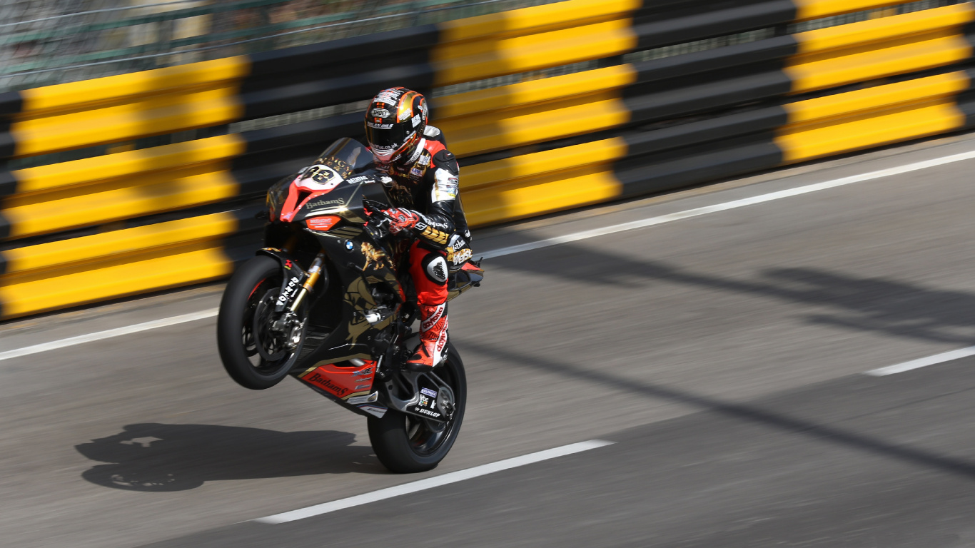 Обои автоспорт, ипподром, гонки на мотоциклах, гоночный, мотогонщик в разрешении 1366x768