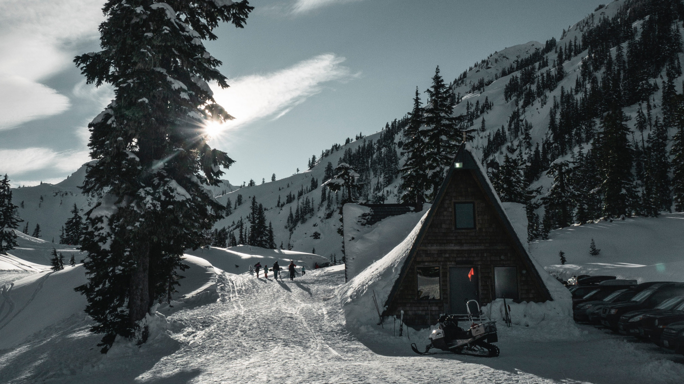 Обои снег, зима, дерево, гора, горный хребет в разрешении 1366x768