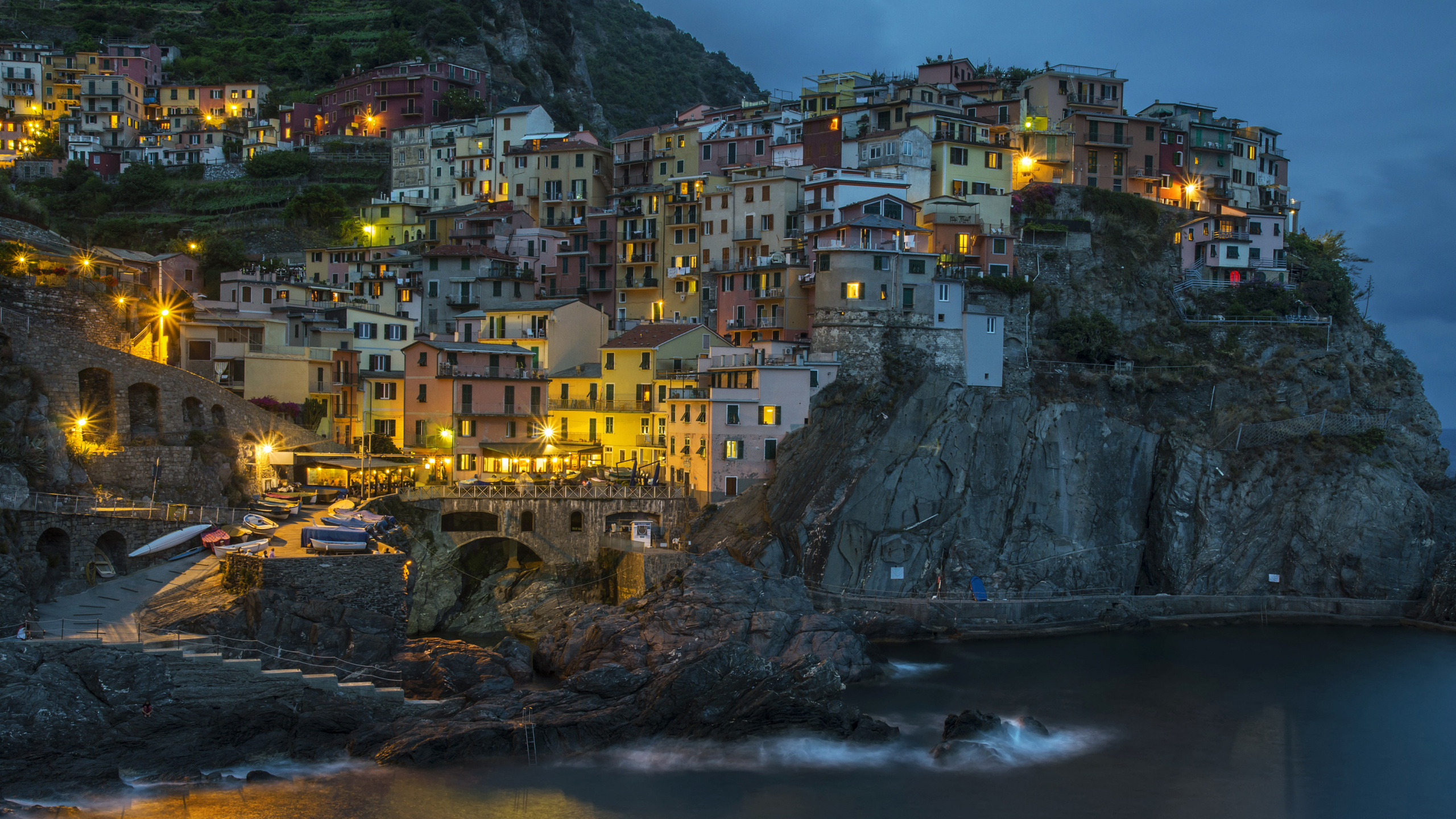 Обои ночь, городок, город, вечер, местность в разрешении 2560x1440