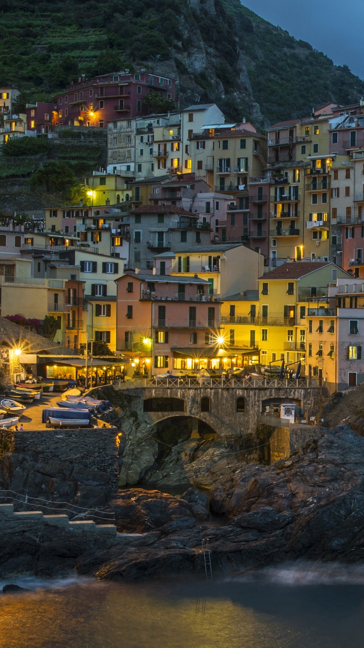 Обои ночь, городок, город, вечер, местность в разрешении 720x1280