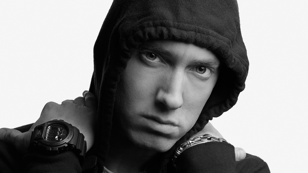 Обои реппер, черный, белые, верхняя одежда, балахон в разрешении 1280x720