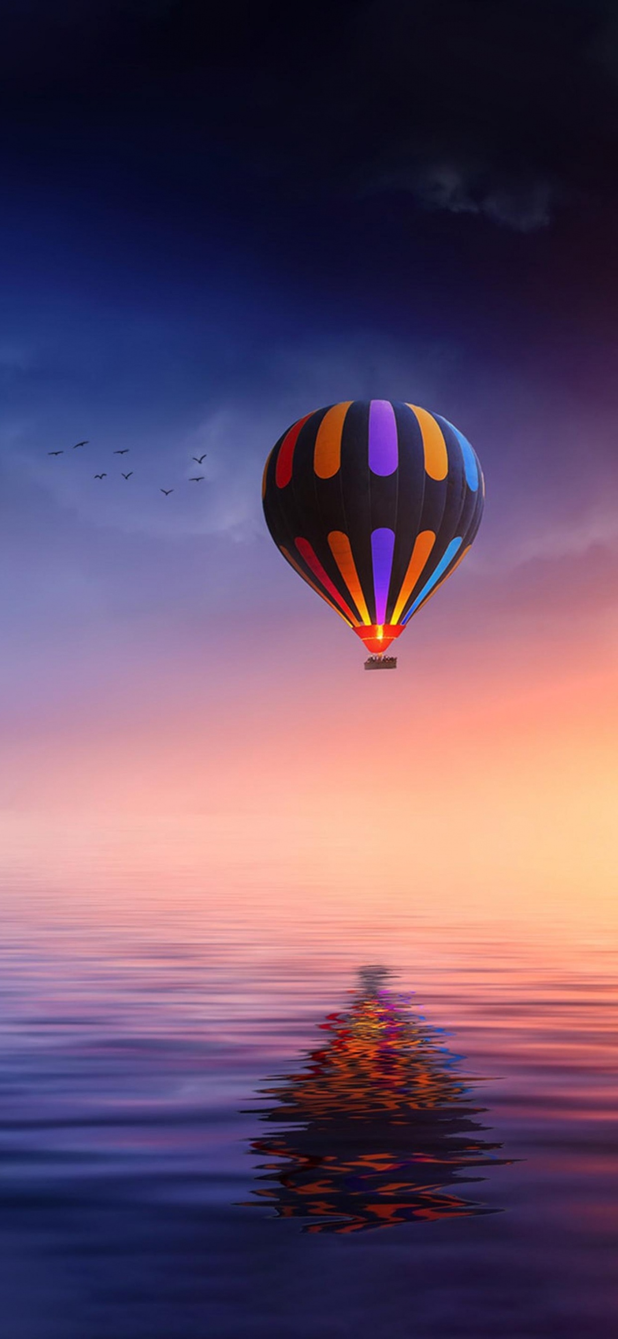Обои 2021, вода, облако, полеты на воздушном шаре, аэростат в разрешении 1242x2688