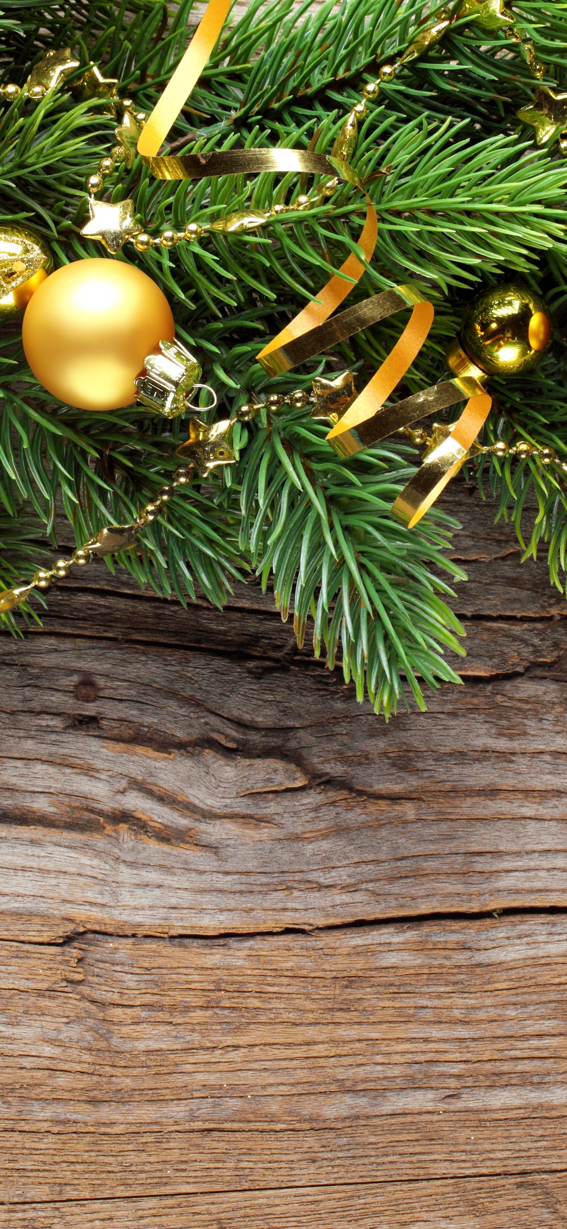 Обои Рождественский день, елка, Новый год, праздник, Рождественские украшения в разрешении 1125x2436