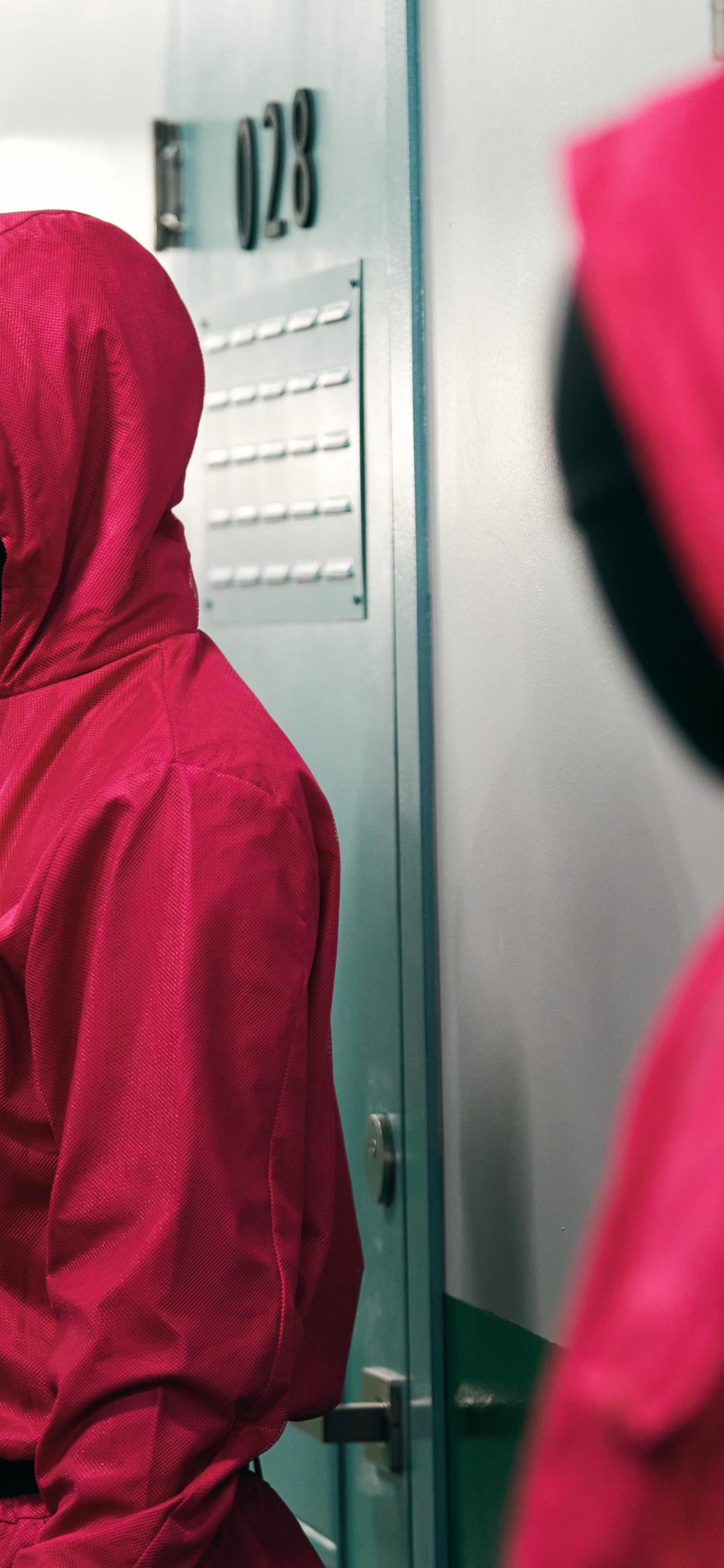 Обои игра в кальмара, кальмары игровые персонажи, чо санг-ву, Сон Ги-Хун, что sae-byeok в разрешении 1242x2688