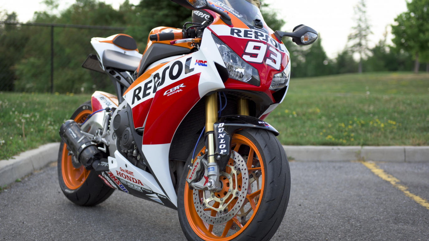 Обои Honda Motor Company, мотоцикл, спортивный мотоцикл, мотогонщик, шоссейные в разрешении 1366x768