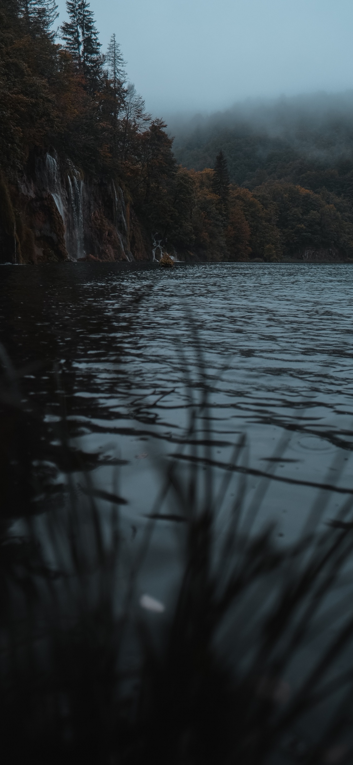 Обои Plitvika Езере, природа, солнечный свет, гидроресурсы, реки в разрешении 1125x2436