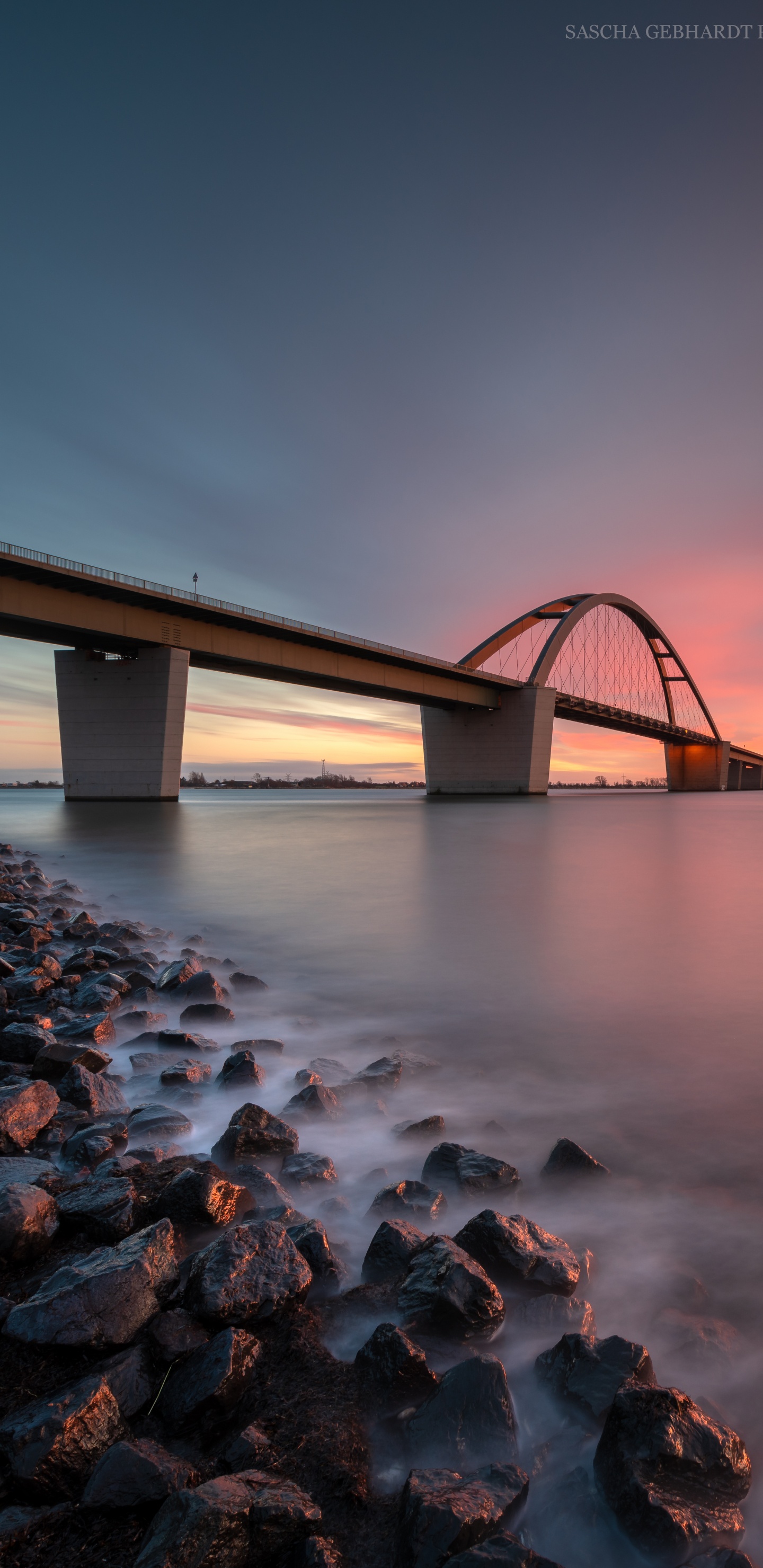 Обои природа, горизонт, вода, мост, море в разрешении 1440x2960