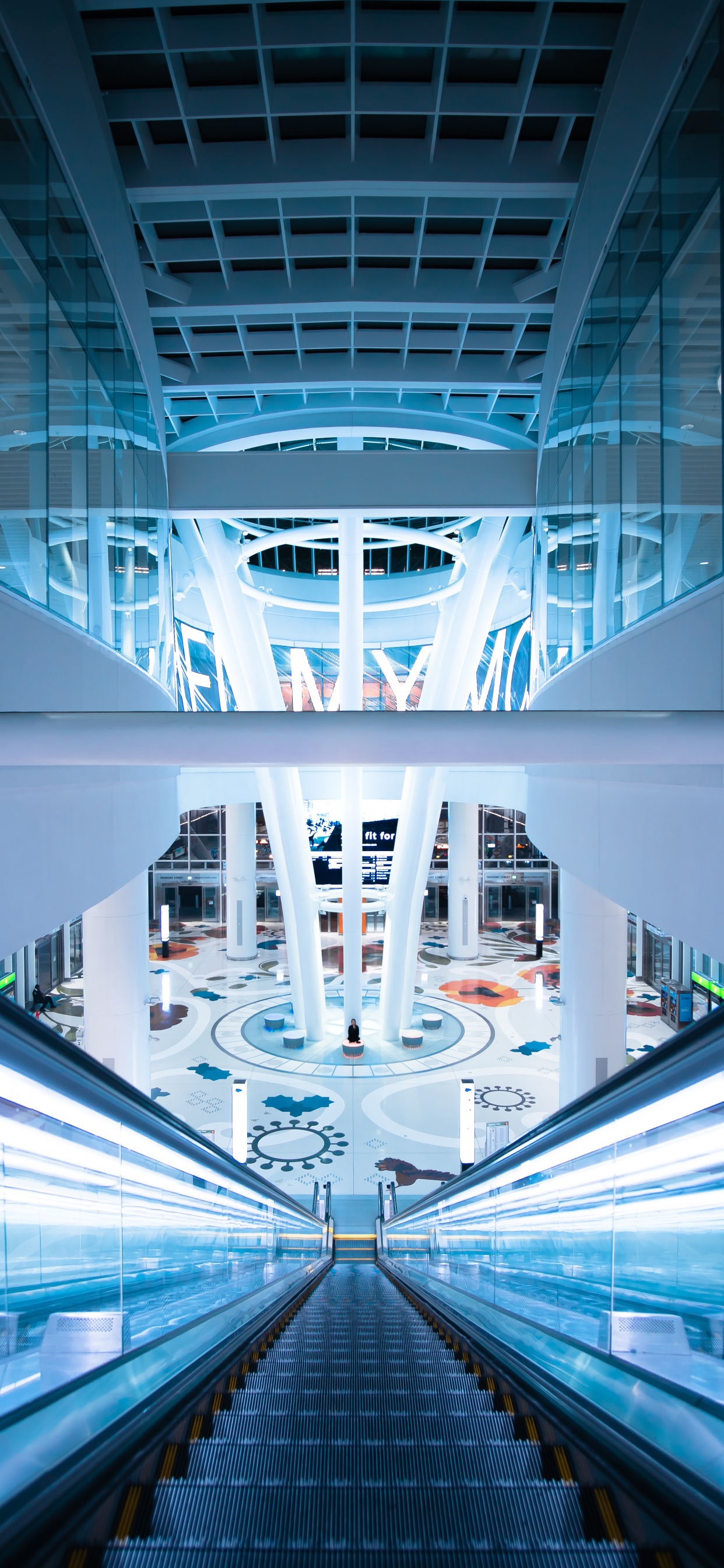 Обои здание, симметрия, потолок, архитектура, город в разрешении 1242x2688