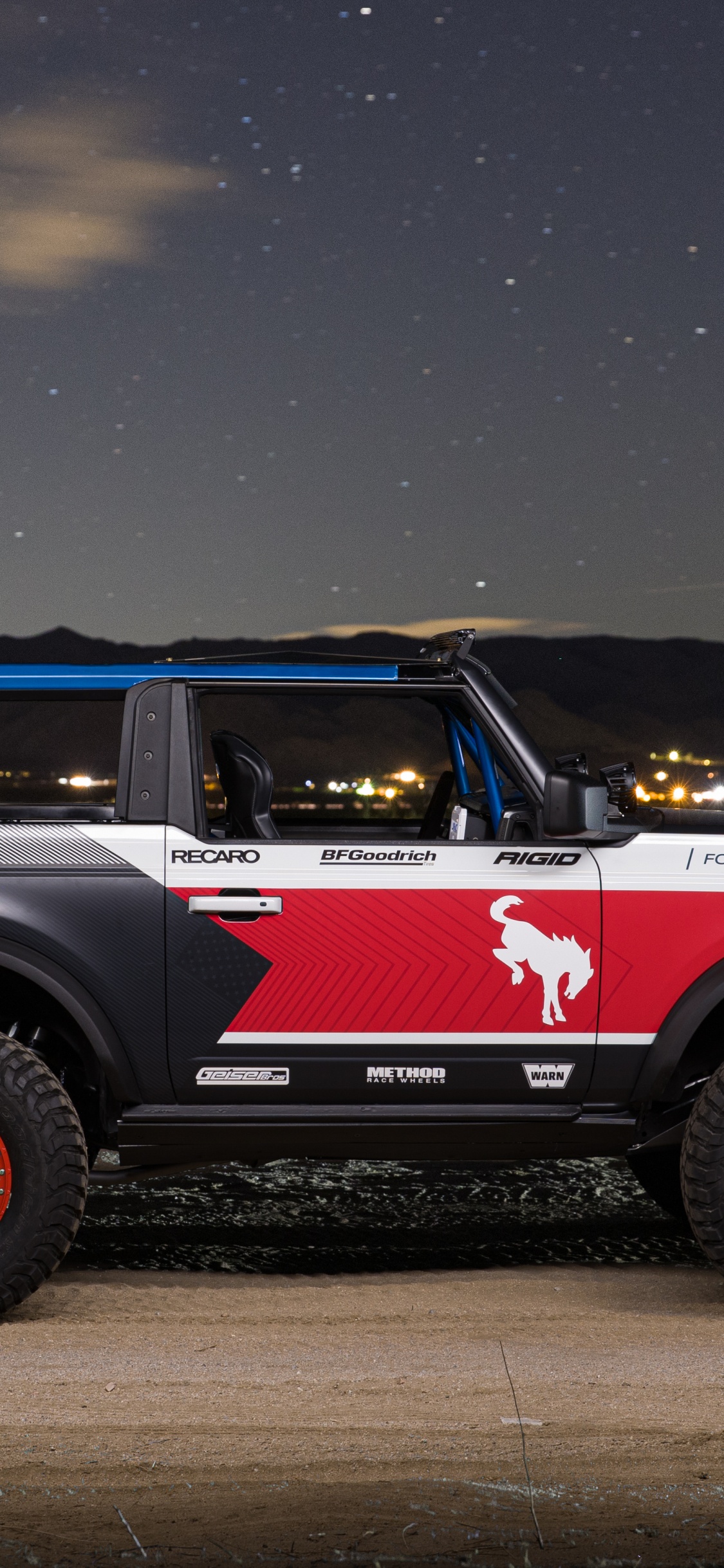 Обои ford, ford bronco, компания Ford, легковые автомобили, вне дорожные гонки в разрешении 1125x2436