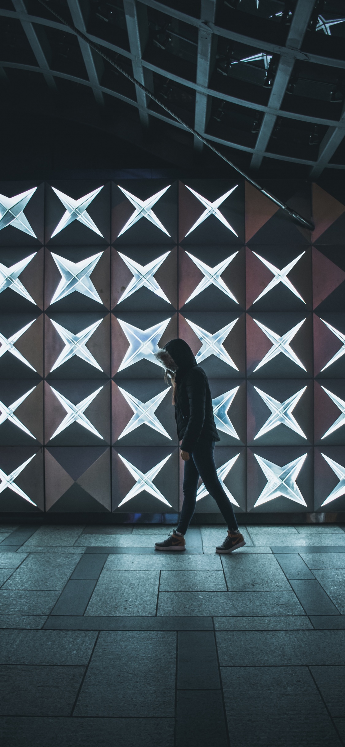 Обои арт, черный и белый, свет, событие, дизайн в разрешении 1125x2436