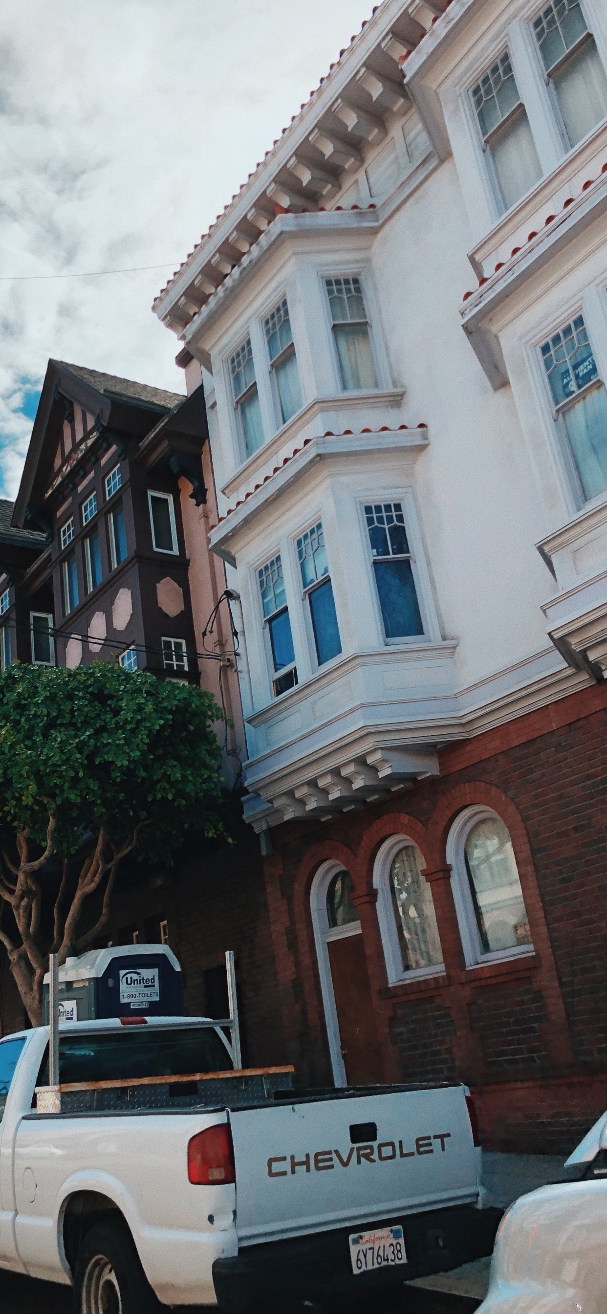 Обои семейный автомобиль, Король, окно, компактный автомобиль, автомобиль среднего размера в разрешении 1242x2688