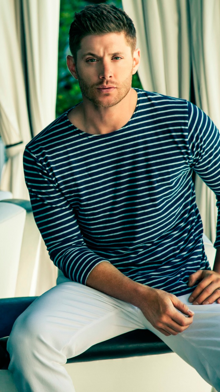 Обои Дженсен Эклз, Дин Винчестер, сверхъестественное, плечо, сидящий в разрешении 720x1280