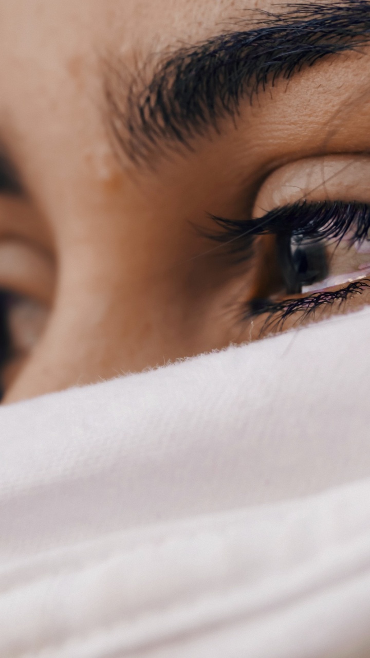 Обои лицо, бровь, глаз, ресничка, кожа в разрешении 720x1280