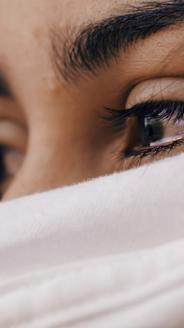 Обои лицо, бровь, глаз, ресничка, кожа в разрешении 750x1334