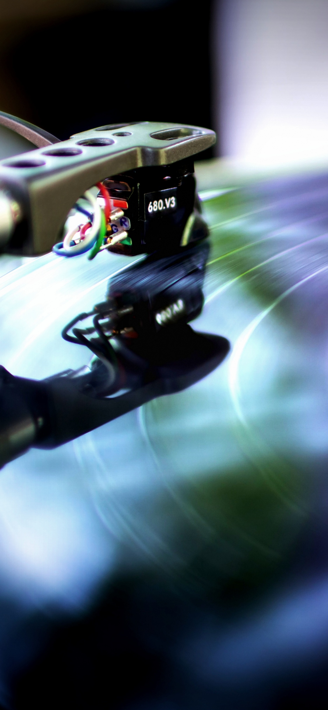 Обои граммофонная пластинка, фонограф, космос, игры, музыкальный магазин в разрешении 1125x2436