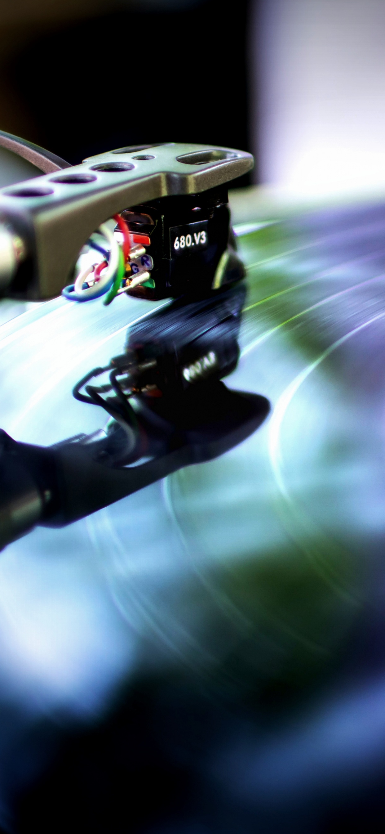 Обои граммофонная пластинка, фонограф, космос, игры, музыкальный магазин в разрешении 1242x2688